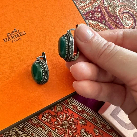 Vintage Bronze Earrings with green stone - Picture 10 of 11